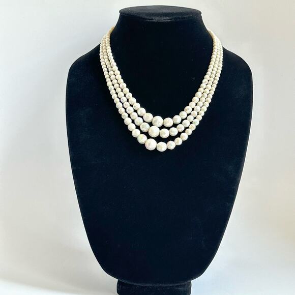 Vintage 80’s White Opalescent 3 Strand Beaded Necklace - Picture 1 of 5